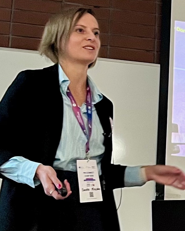 Dorota Mleczko speaking at the Project Management Connect Conference